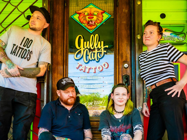 Gully Cat Shop with Travis and crew